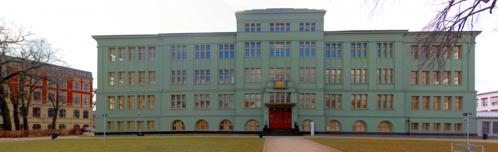 Hauptgebäude am Campus Köthen
