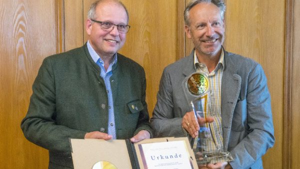 Gol­de­ne Bier­Idee 2017 Auszeichnung für den Bad Reichenhaller Stadtheimatpfleger Dr. Johannes Lang 