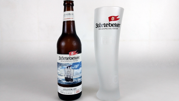 Neu: Stör­te­be­ker Atlan­tik Ale alkoholfrei Nach Frei-Bier und Bernstein-Weizen alkoholfrei bringt Störtebeker das dritte alkoholfreie Bier auf den Markt. 