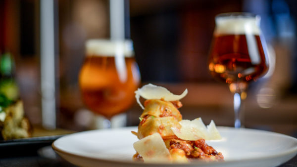 Per­fect Part­ners: Ame­ri­can Craft Beer and Food The Brewers Association about Bier & Food Pairing 